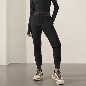 Athleta Headlands Hybrid Trek Mid Rise Jogger - 6 Tall